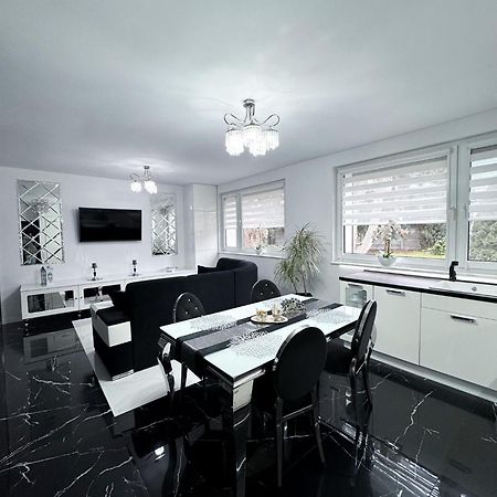 Apartament Glamour Gniezno Bagian luar foto