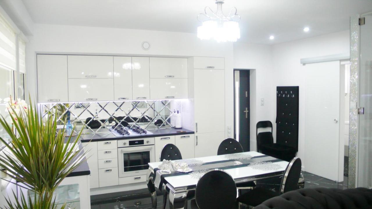 Apartament Glamour Gniezno Bagian luar foto