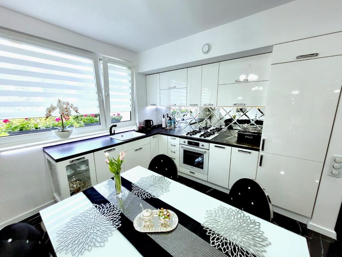 Apartament Glamour Gniezno Bagian luar foto