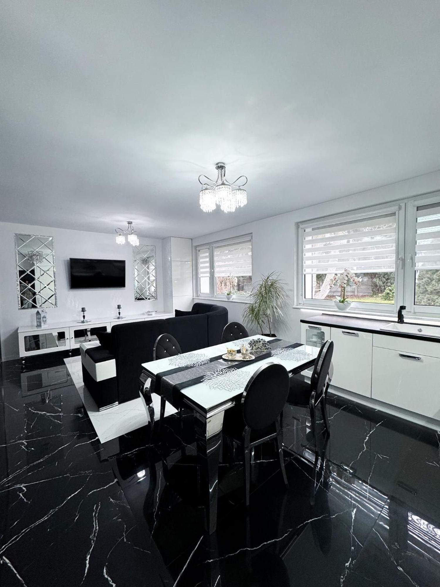 Apartament Glamour Gniezno Bagian luar foto