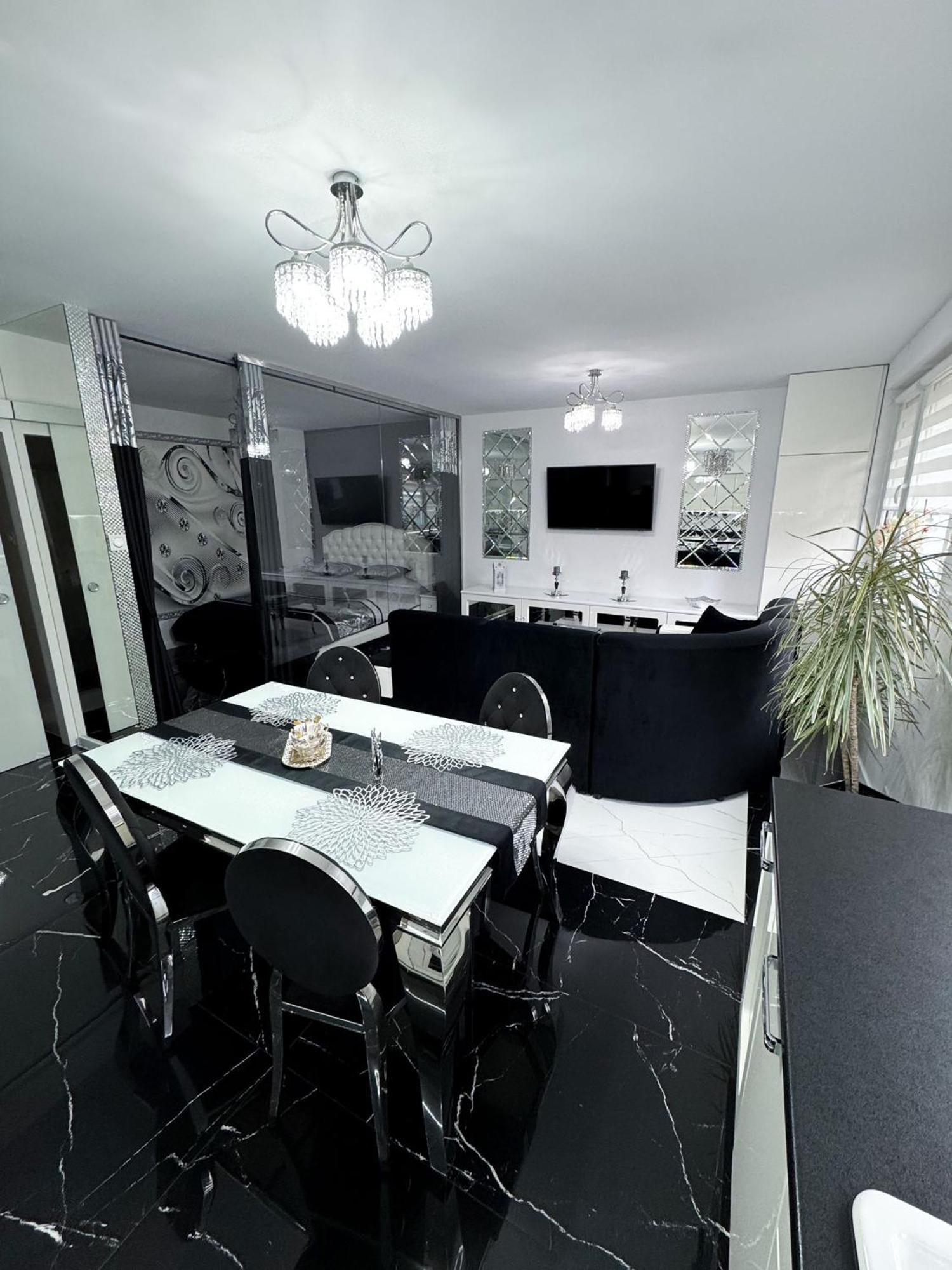Apartament Glamour Gniezno Bagian luar foto